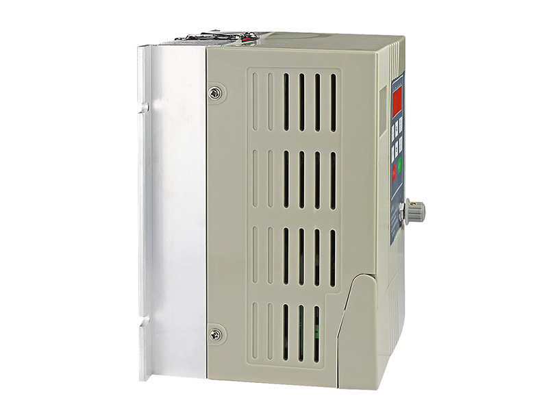 4000H通用變頻器，變頻器三相380V，變頻器廠家，電機(jī)變頻器