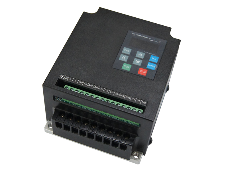 DFL500D通用變頻器，小體變頻器，變頻調(diào)速器，變頻器生產(chǎn)廠(chǎng)家